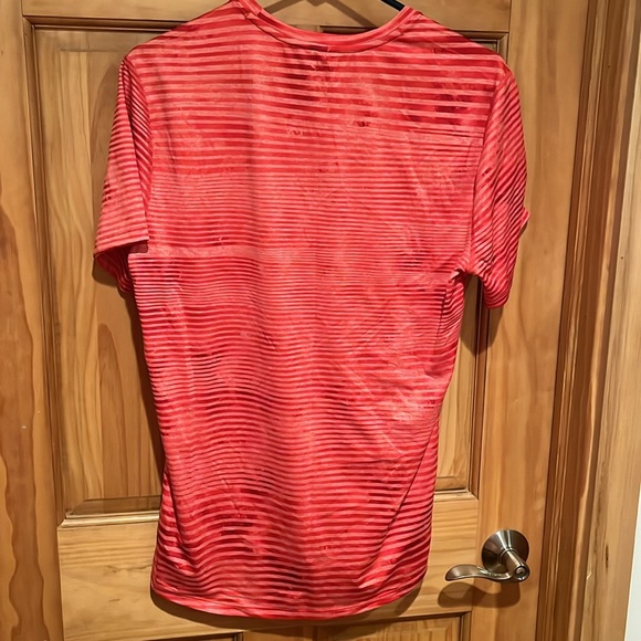 Patterned Tee - Picture 2 of 4